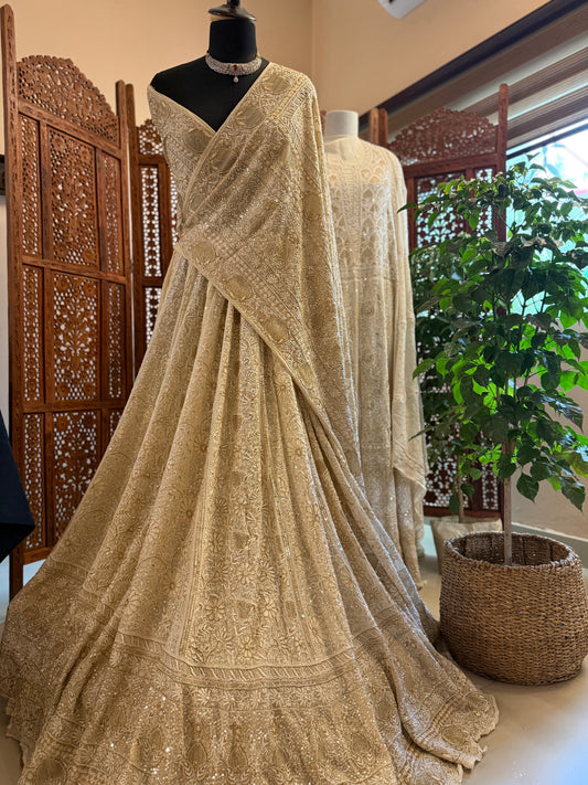 EK TAAR HANDCRAFTED PURE CHIKANKARI LEHENGA