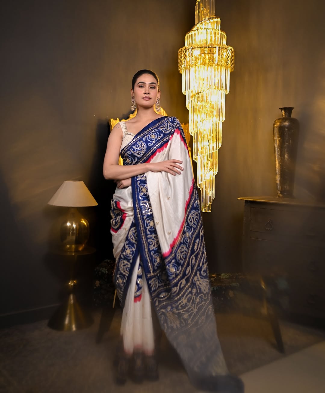 HANDCRAFTED BANDHANI SILK SARI- WHITE & BLUE